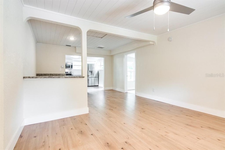 Photo 7 of 31 - 1580 Tioga Ave, Clearwater, FL 33756