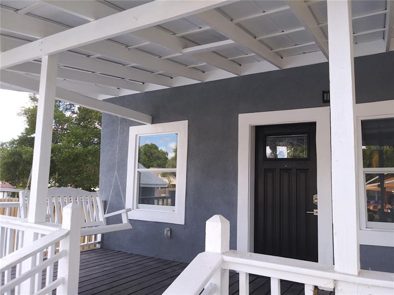 Photo 3 of 28 - 5832 10th St, Zephyrhills, FL 33542