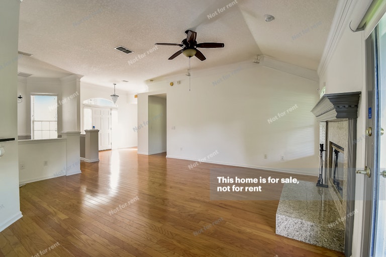 Photo 6 of 36 - 8560 Walden Glen Dr, Jacksonville, FL 32256