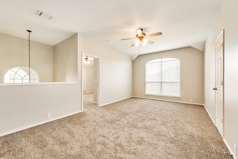 Photo 15 of 31 - 4412 Vista Meadows Dr, Fort Worth, TX 76244