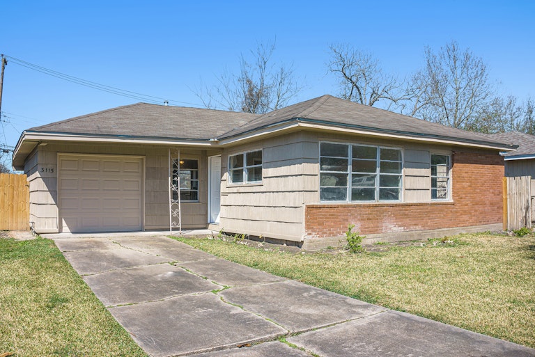 Photo 1 of 15 - 3115 Dacca Dr, Houston, TX 77051