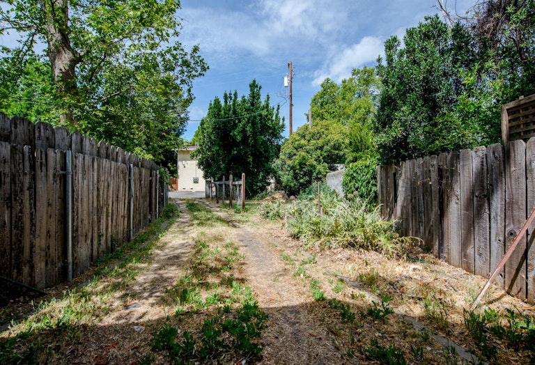 Photo 33 of 56 - 134 1st St, Woodland, CA 95695