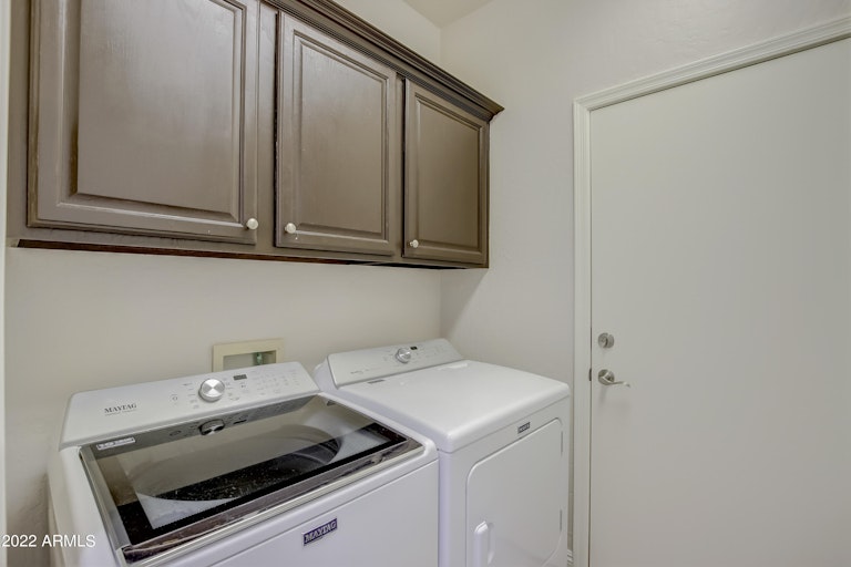 Photo 13 of 57 - 5051 E Robin Ln, Phoenix, AZ 85054