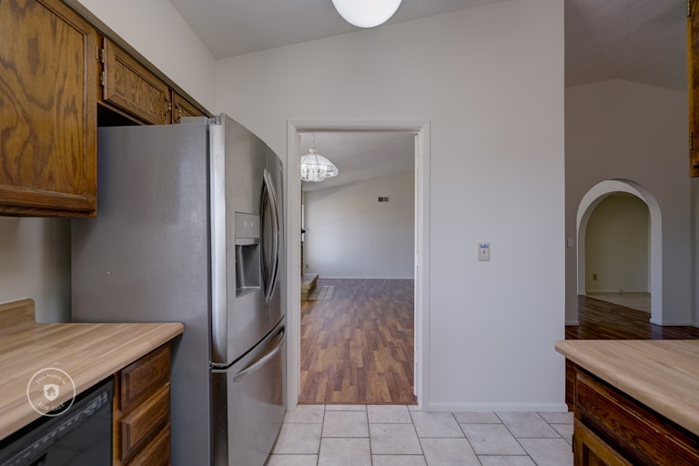 Photo 11 of 29 - 3856 W Wagoner Rd, Glendale, AZ 85308