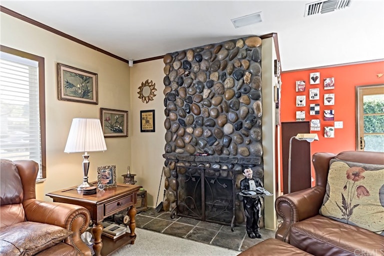 Photo 9 of 37 - 19002 E Haltern Ave, Glendora, CA 91740