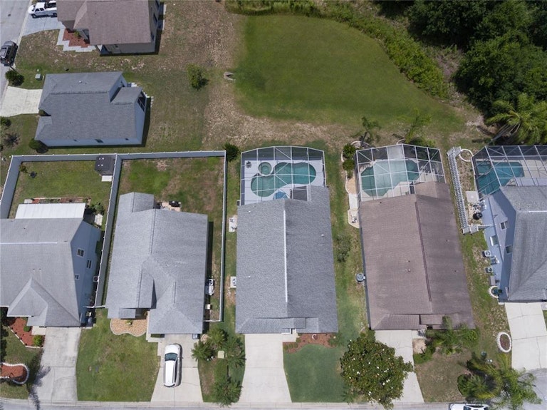 Photo 39 of 40 - 1026 Lake Davenport Blvd, Davenport, FL 33897