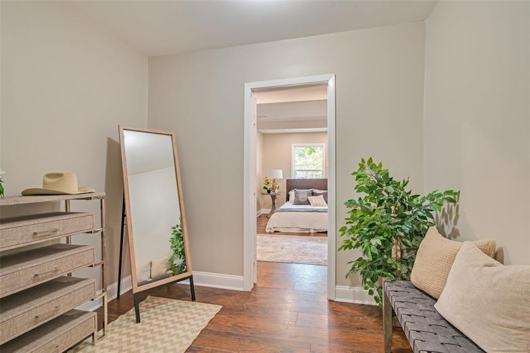 Photo 14 of 25 - 1109 Belmont Dr, Garland, TX 75040