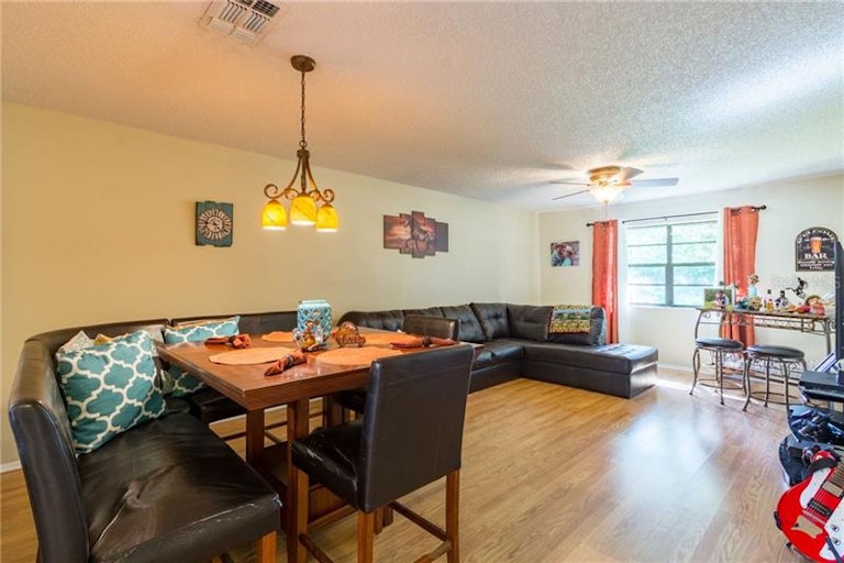 Photo 8 of 24 - 2907 Boxwood Ct #1, Palm Harbor, FL 34684