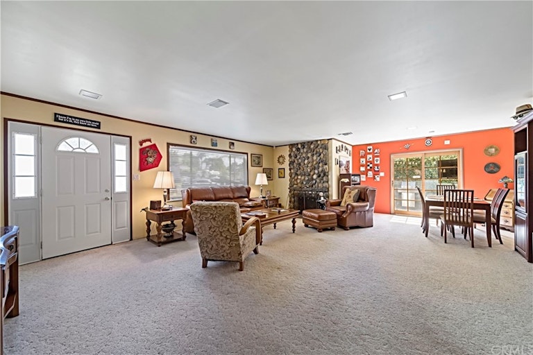 Photo 4 of 37 - 19002 E Haltern Ave, Glendora, CA 91740