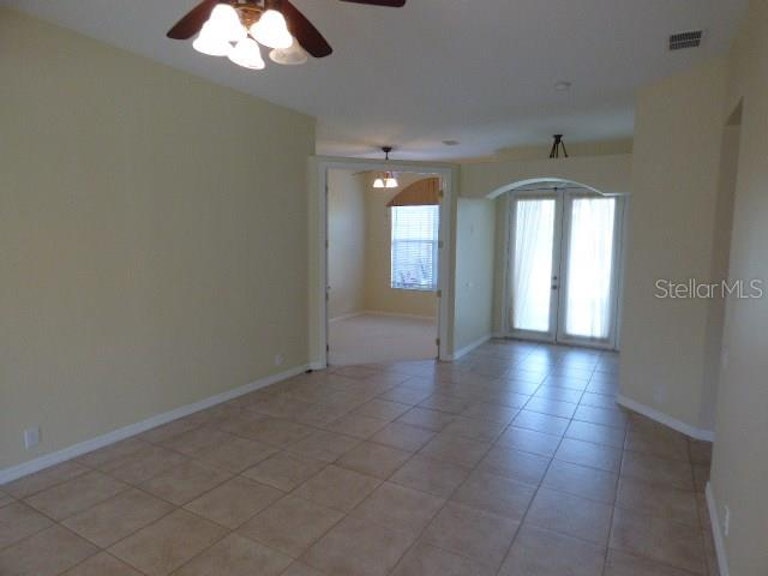 Photo 4 of 25 - 1885 Silver Palm Rd, North Port, FL 34288