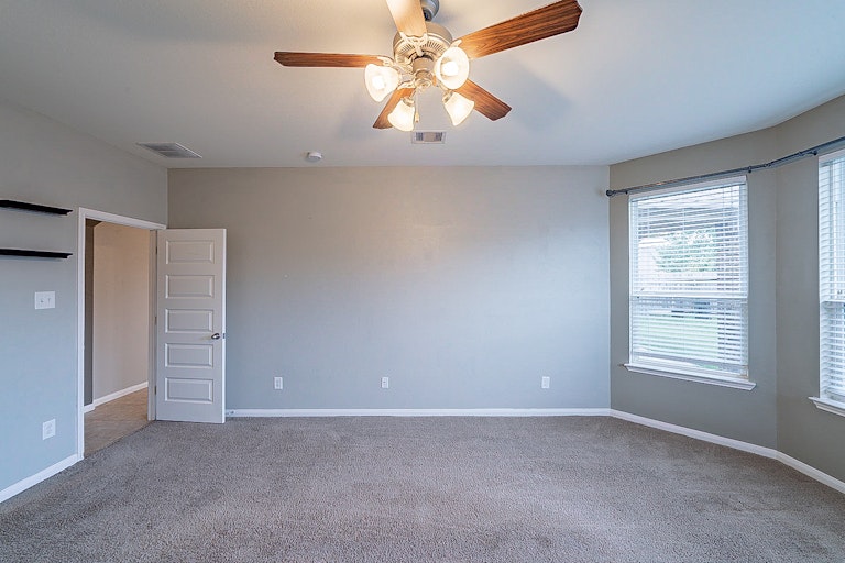 Photo 24 of 35 - 18226 Russett Green Dr, Tomball, TX 77377