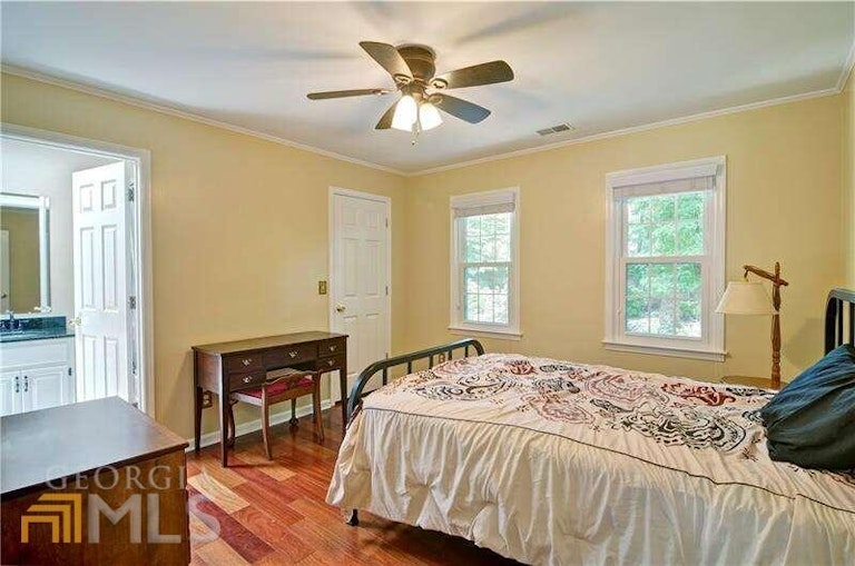 Photo 46 of 78 - 945 Whitehawk Trl, Lawrenceville, GA 30043