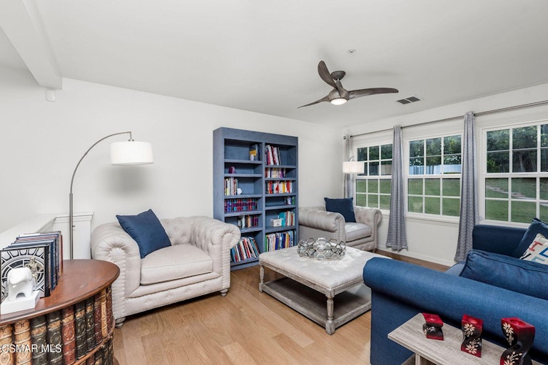 Photo 44 of 60 - 4641 Caritina Dr, Tarzana, CA 91356