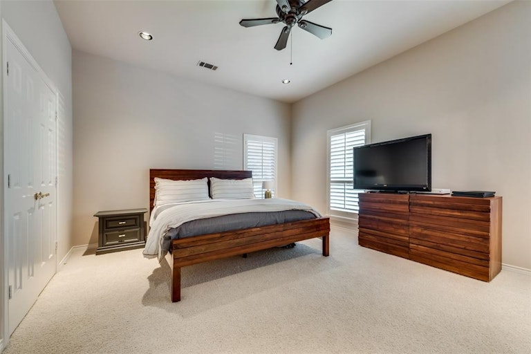 Photo 24 of 37 - 1605 Mariah Bay Cir, Rockwall, TX 75032