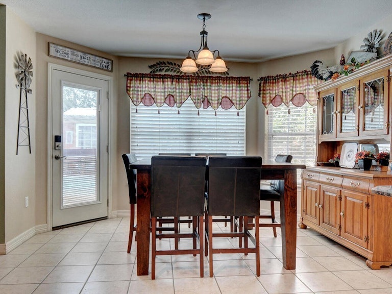 Photo 9 of 37 - 589 Pine Tree Loop, Bastrop, TX 78602