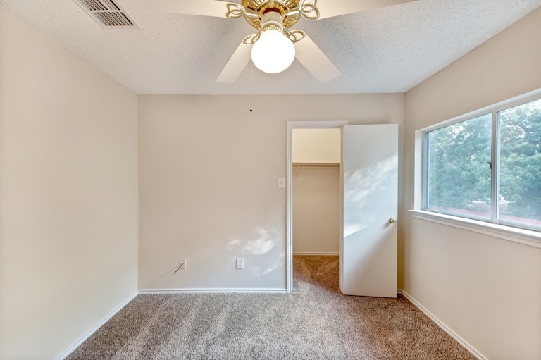 Photo 21 of 30 - 7214 Lighthouse Rd, Arlington, TX 76002