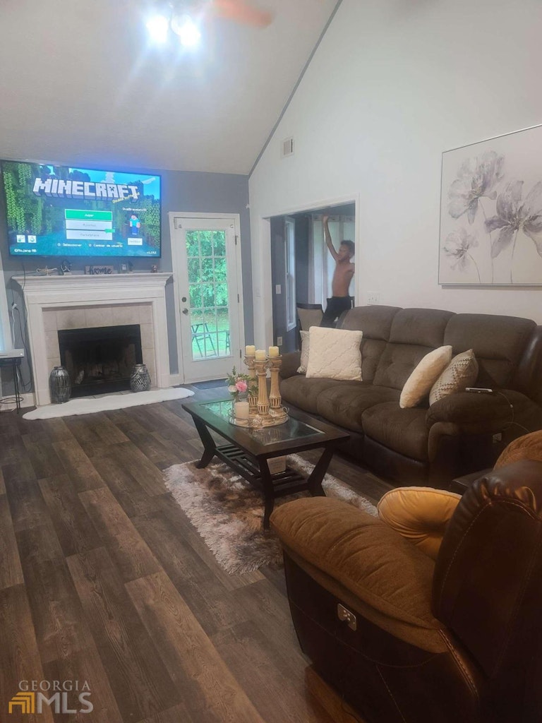 Photo 3 of 20 - 418 Shenandoah Ct, Winder, GA 30680