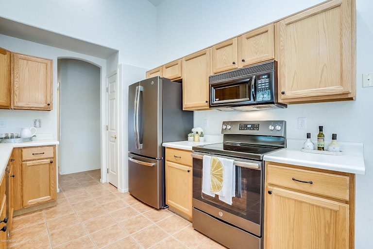 Photo 16 of 41 - 10186 E Covington St, Tucson, AZ 85748