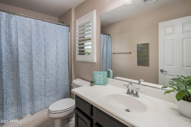 Photo 12 of 29 - 2595 E Carob Dr, Gilbert, AZ 85298