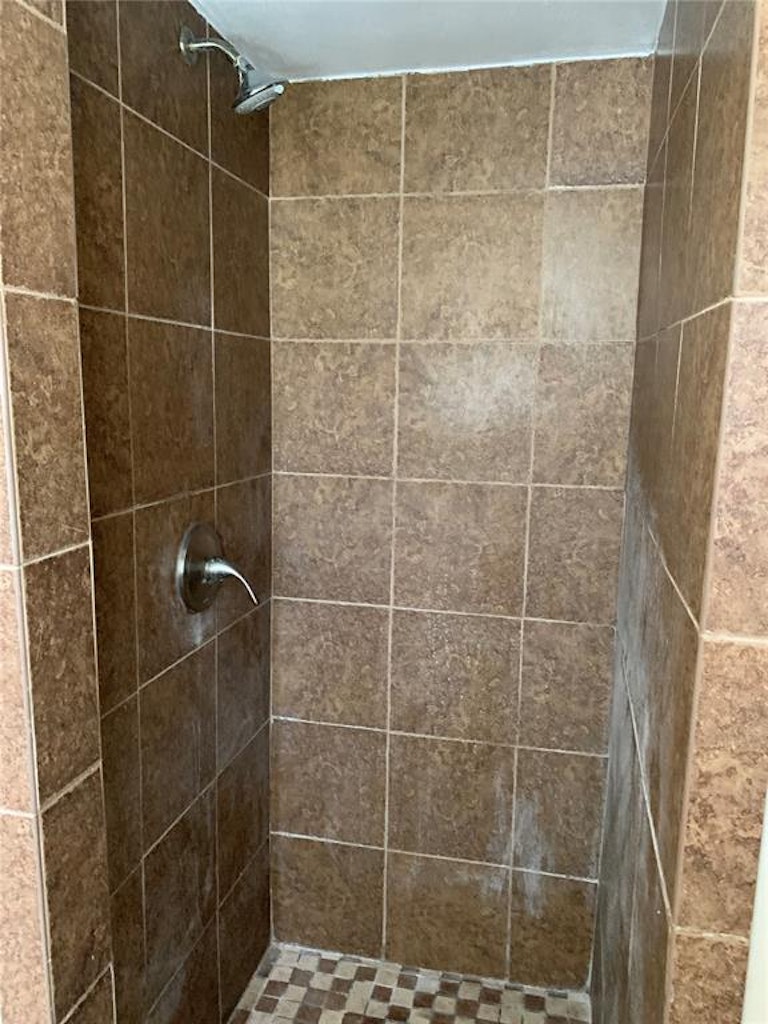Photo 17 of 33 - 4107 Robbins Ave, Orlando, FL 32808