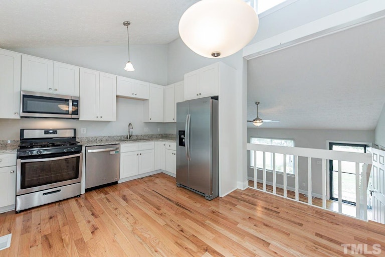 Photo 4 of 23 - 4103 Tyne Dr, Durham, NC 27703