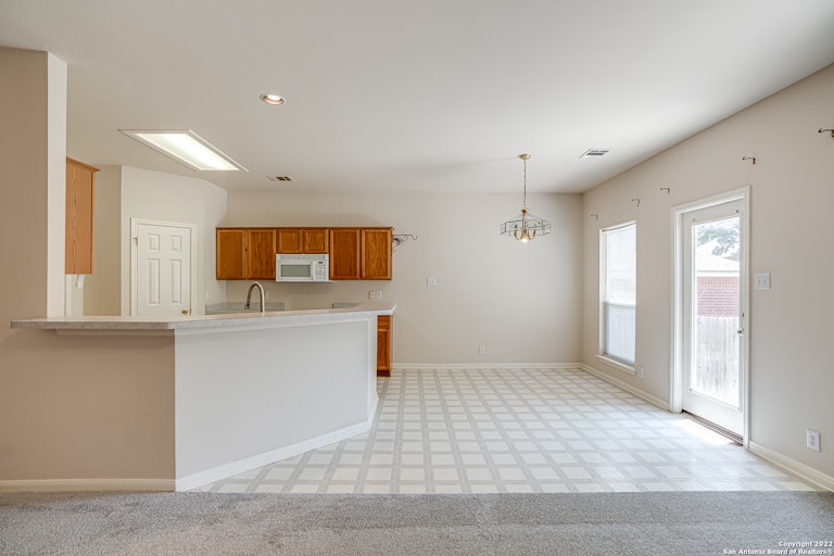 Photo 15 of 32 - 6518 Pecan Acres, San Antonio, TX 78240