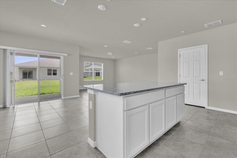 Photo 10 of 23 - 1612 Aspen Ave, Davenport, FL 33837