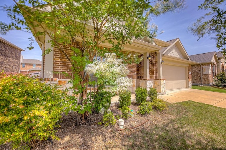 Photo 2 of 35 - 4801 Ray Roberts Dr, Frisco, TX 75036