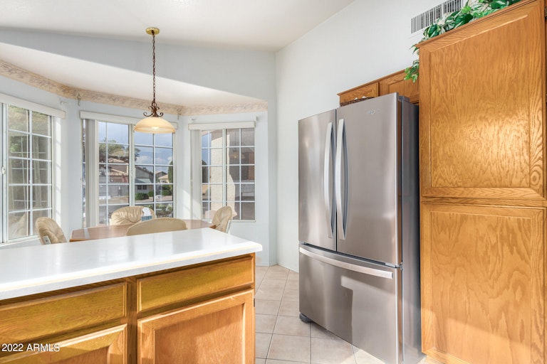 Photo 10 of 25 - 10865 W Ventana Dr E, Sun City, AZ 85373