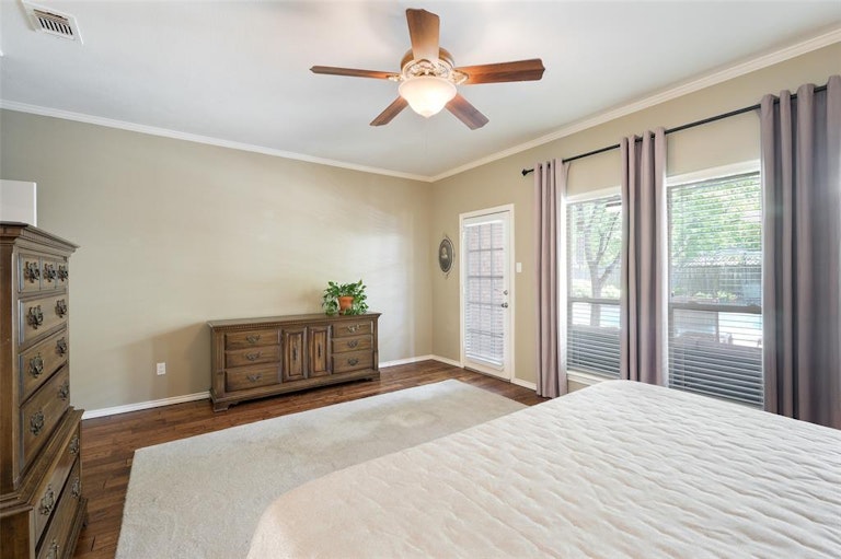 Photo 30 of 40 - 7336 Williamswood Dr, Dallas, TX 75252