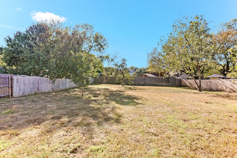 Photo 24 of 24 - 1729 Spinnaker Ln, Azle, TX 76020