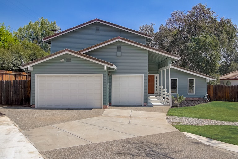 Photo 1 of 36 - 4232 Empire Way, Carmichael, CA 95608
