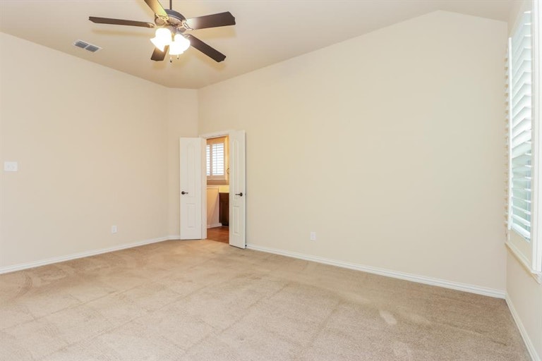 Photo 19 of 25 - 1629 Signature Dr, Weatherford, TX 76087