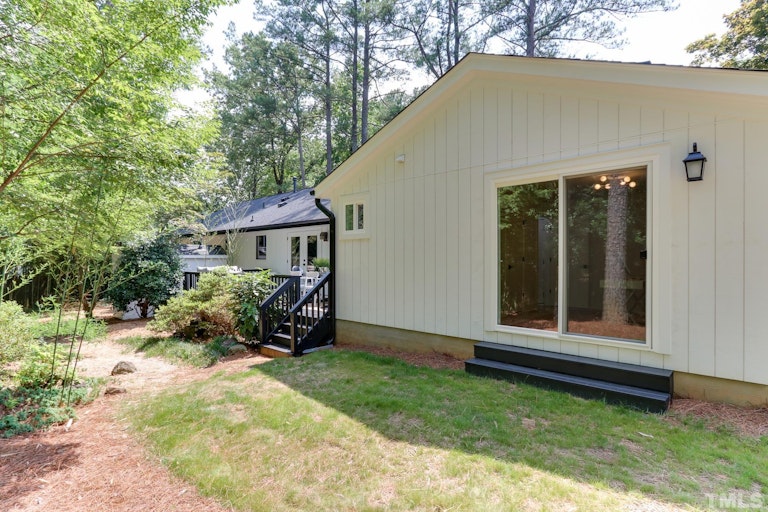 Photo 27 of 29 - 3016 Sylvania Dr, Raleigh, NC 27607