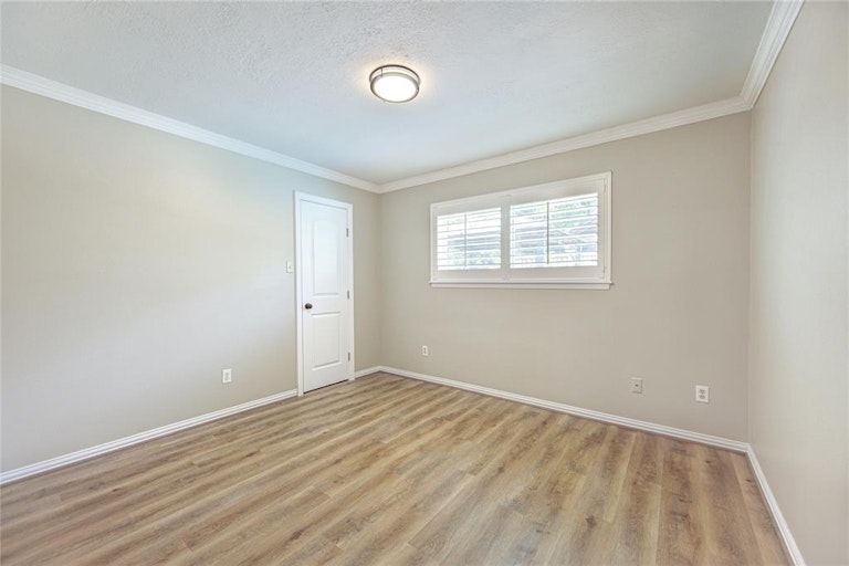 Photo 25 of 32 - 14118 Barryknoll Ln, Houston, TX 77079