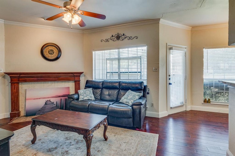 Photo 3 of 15 - 4101 4101A Esters Rd #107A, Irving, TX 75038