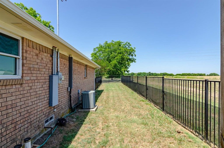 Photo 29 of 37 - 17312 Fm 2755, Lavon, TX 75166