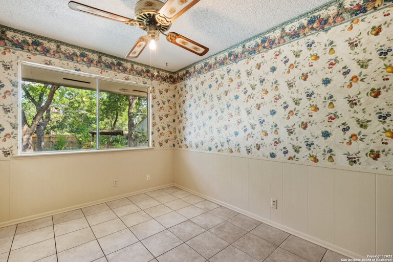 Photo 15 of 27 - 3538 Pinebluff Dr, San Antonio, TX 78230