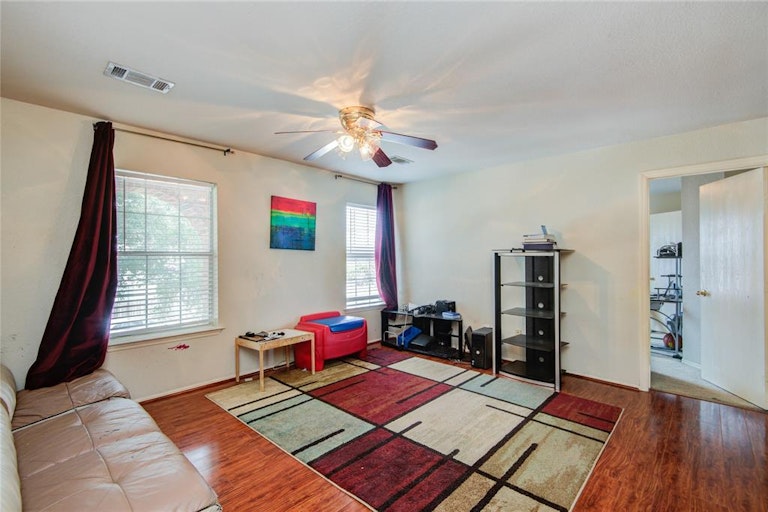 Photo 27 of 50 - 16651 Keegans Ridge Way Dr, Houston, TX 77083