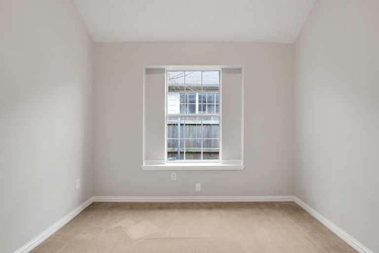 Photo 21 of 27 - 4612 Marguerite Ln, Fort Worth, TX 76123