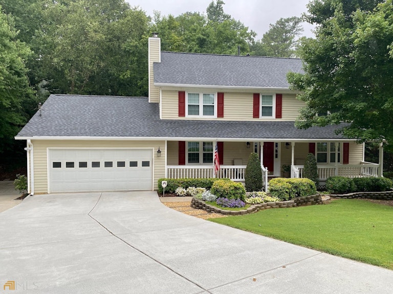 Photo 1 of 26 - 2201 Deer Oaks Trl, Lawrenceville, GA 30044