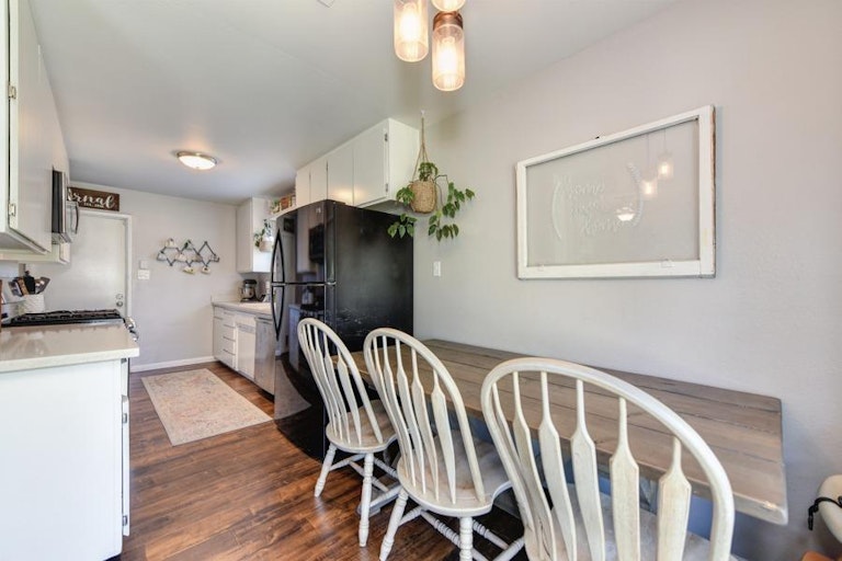 Photo 18 of 31 - 4137 California Ave, Carmichael, CA 95608