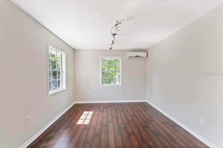 Photo 22 of 31 - 1206 Latta Ln, Orlando, FL 32804