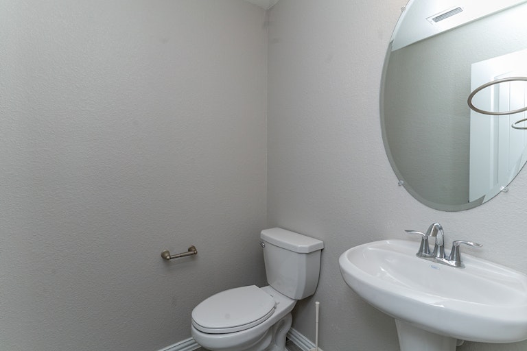 Photo 19 of 21 - 9328 Flying Eagle Ln, Fort Worth, TX 76131