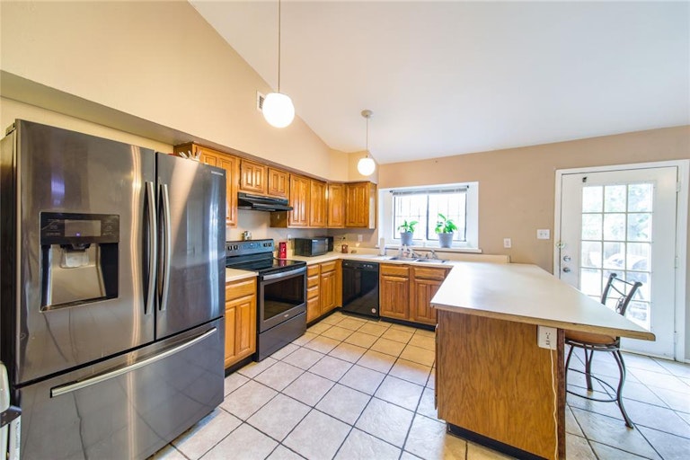 Photo 3 of 31 - 2031 Kenneth Hopper Dr, Mesquite, TX 75149