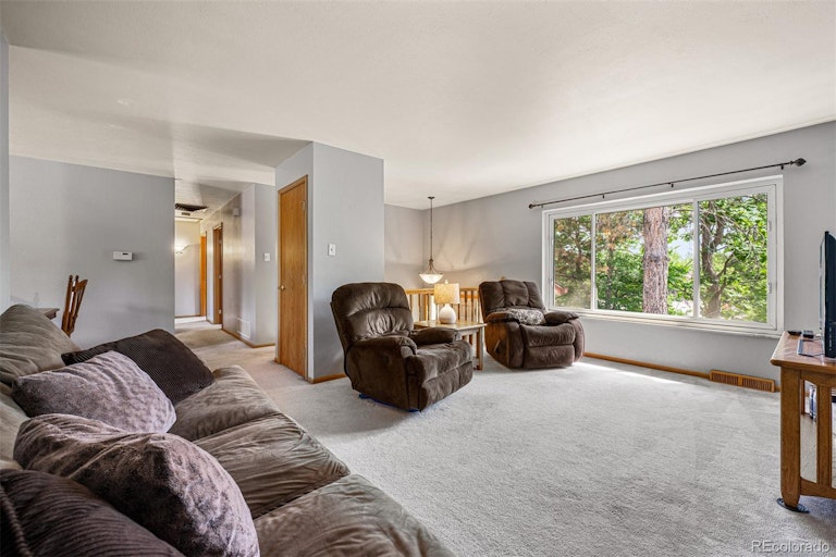 Photo 8 of 34 - 16942 E Amherst Dr, Aurora, CO 80013