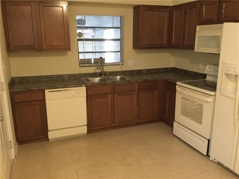 Photo 3 of 16 - 2010 N Hastings St, Orlando, FL 32808
