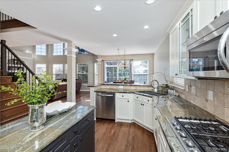Photo 18 of 38 - 549 Shoreham Cir, Castle Pines, CO 80108