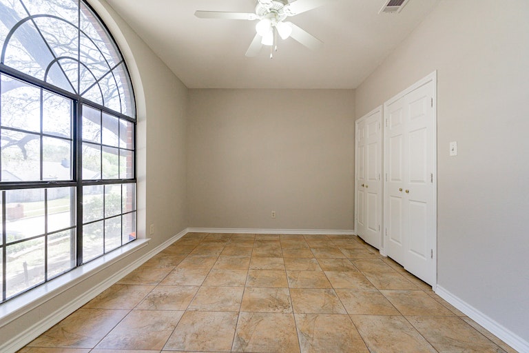 Photo 27 of 36 - 1721 Knob Hill Dr, Garland, TX 75043