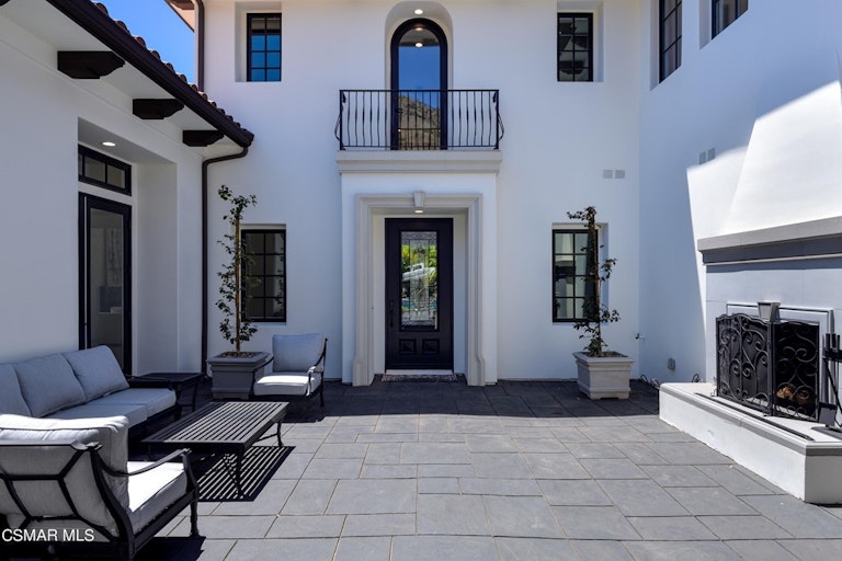 Photo 4 of 77 - 29462 Malibu View Ct, Agoura Hills, CA 91301